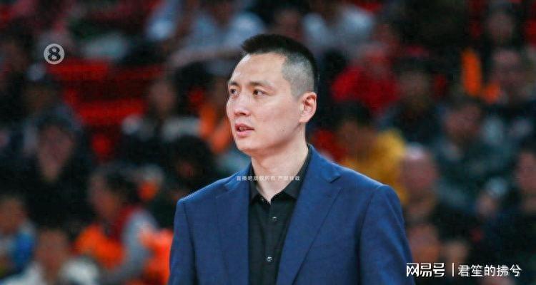 pg-上海男篮主帅比杨鸣帅，41岁婚姻状况引猜测